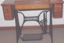 Antique Singer Sewing Machine In Cabinet For Sale