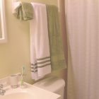 How To Hang Bathroom Towels