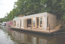 2 Bedroom Boat House For Sale