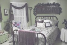 1940 Bedroom