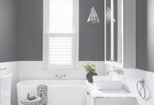 Decorating A Black And White Bathroom