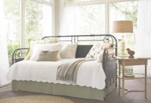Decorating A Bedroom With A Daybed