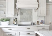 Kitchen Backsplash Pictures With White Cabinets