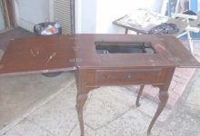 1940 Singer Sewing Machine Cabinet
